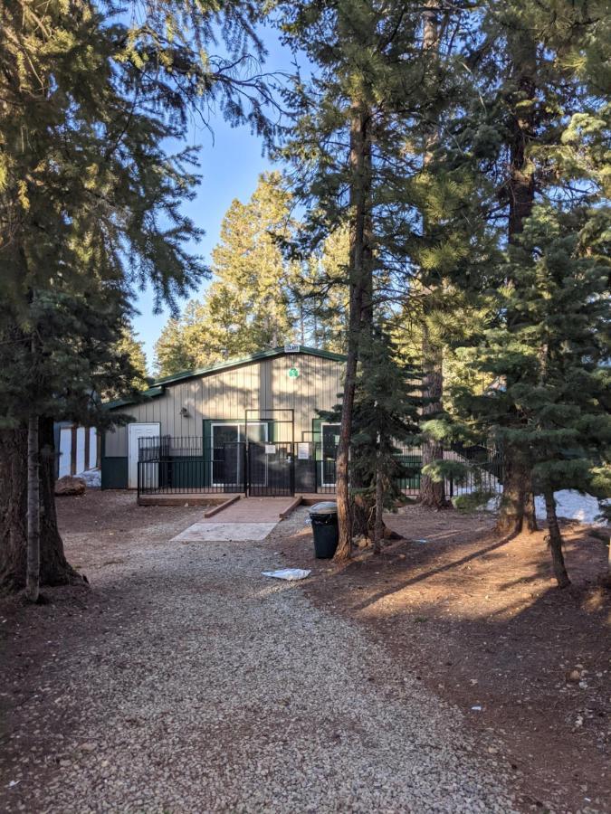Pinewoods Resort And Rv Park Duck Creek Village Exterior photo