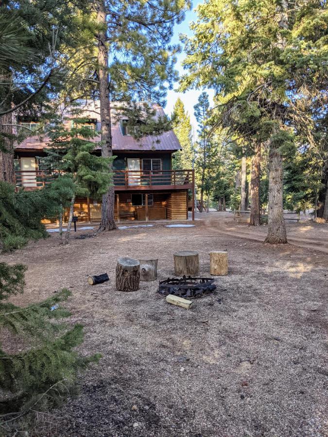 Pinewoods Resort And Rv Park Duck Creek Village Exterior photo