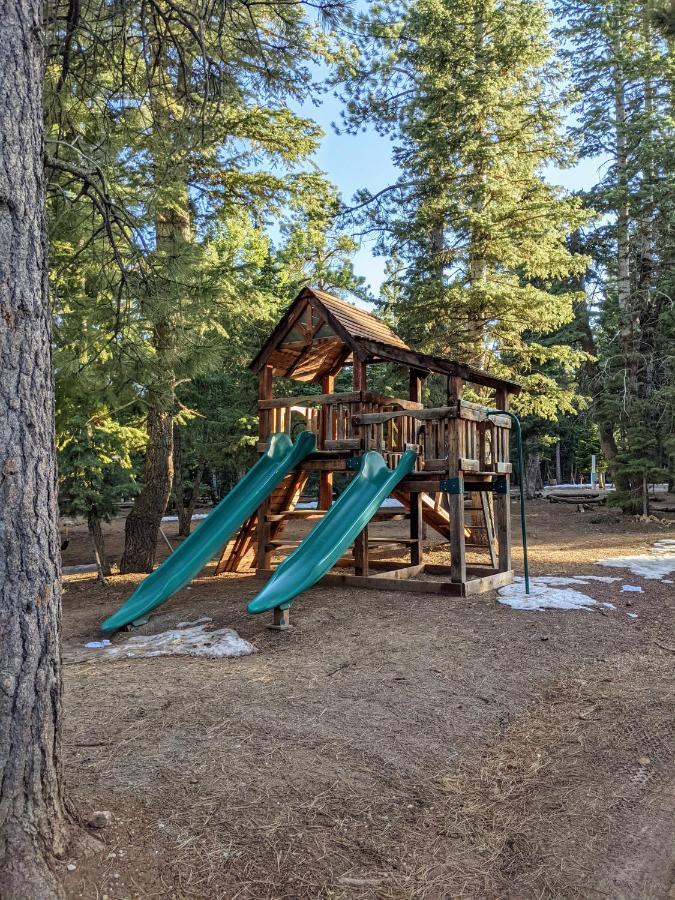 Pinewoods Resort And Rv Park Duck Creek Village Exterior photo