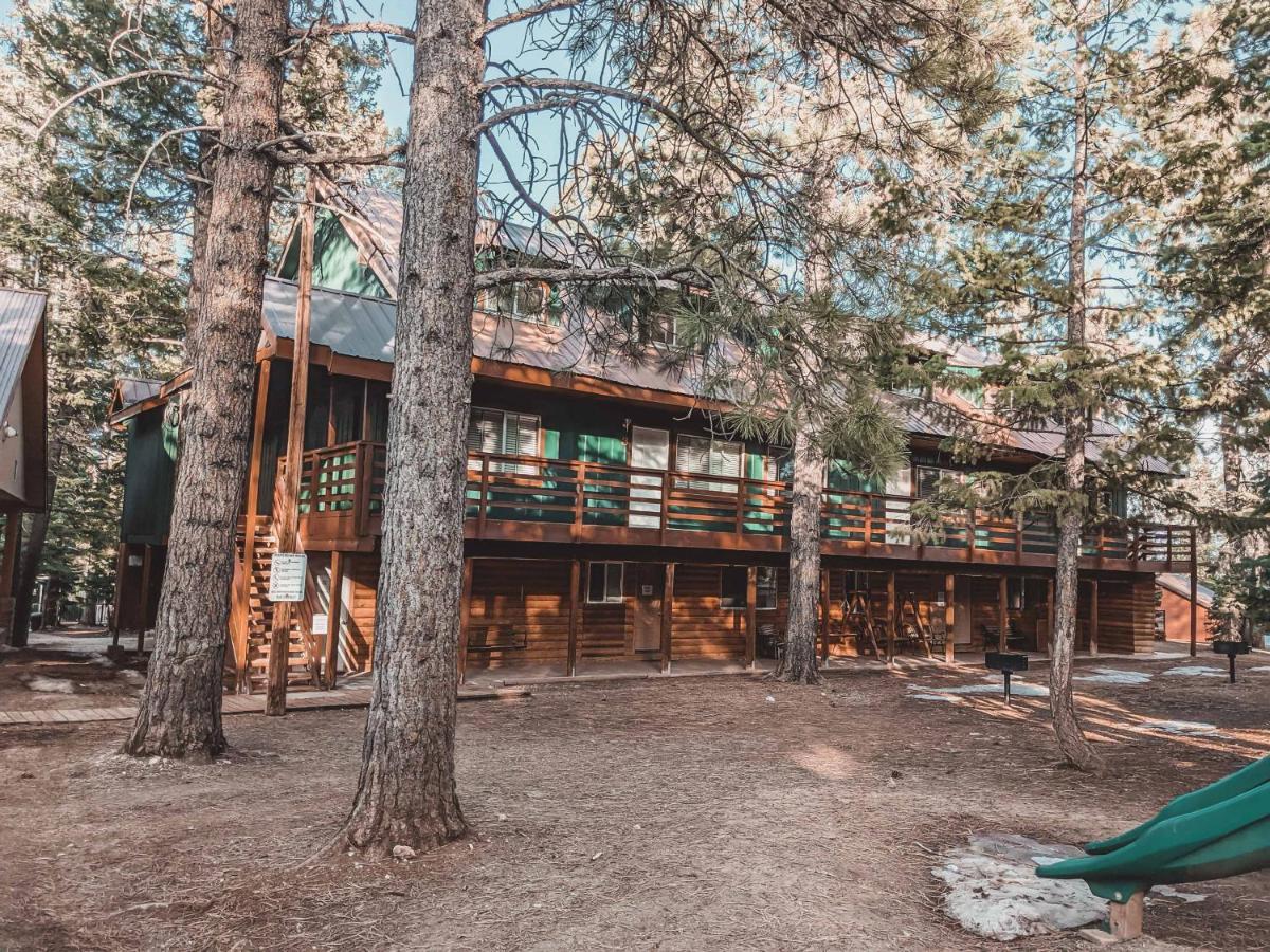 Pinewoods Resort And Rv Park Duck Creek Village Exterior photo