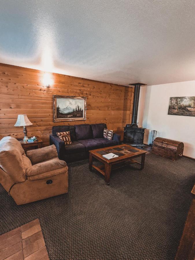 Pinewoods Resort And Rv Park Duck Creek Village Exterior photo